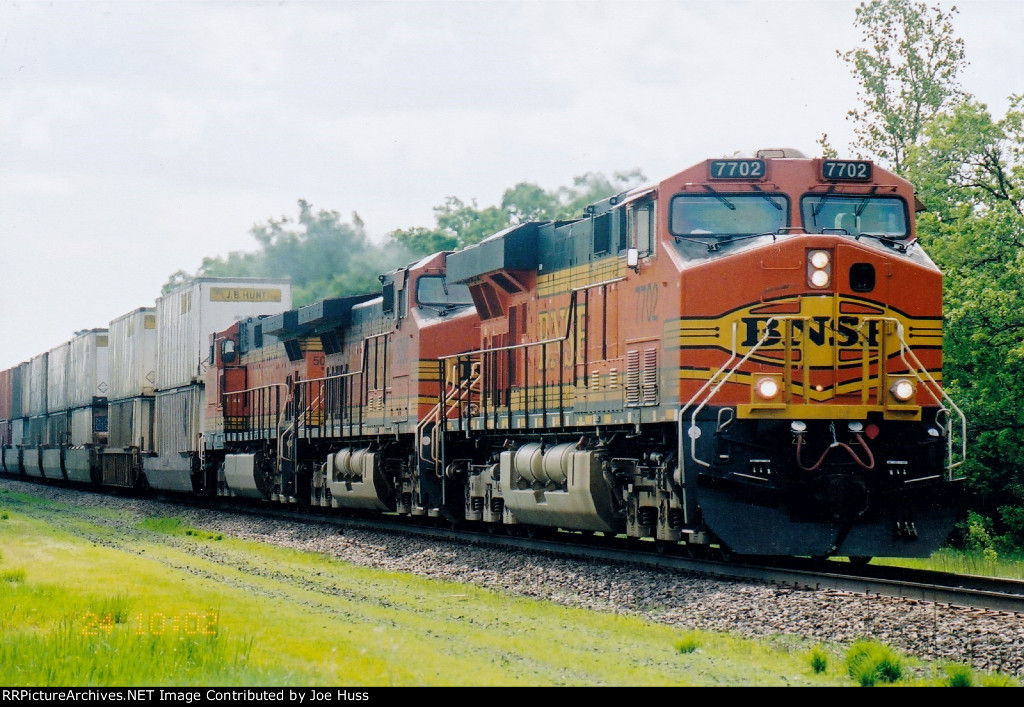 BNSF 7702 West